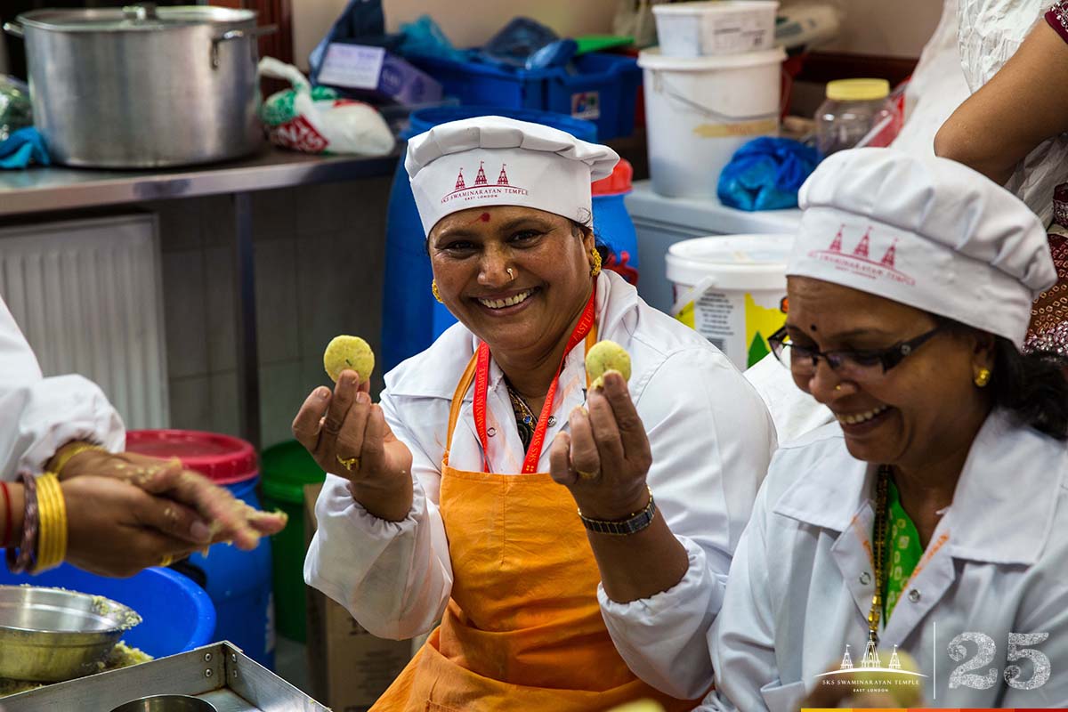 211A1551 copy - ©1987-2017 SKS Swaminarayan Temple East London